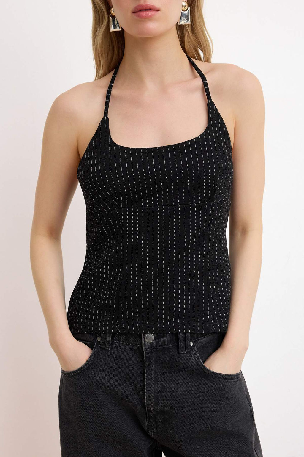 Siyah Cizgili Fitted/Vucuda Oturan Havuz Yaka Ince Ask?l? Kolsuz Interlok Orme Bluz TWOSS26BZ00372 - Trendyolmilla фото 3