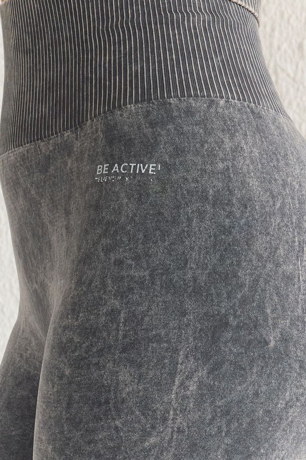 TRENDYOLMILLA Siyah Seamless/Dikissiz Y?kamal? Orme Spor Sort/K?sa Tayt THMSS23TY00034  фото 40