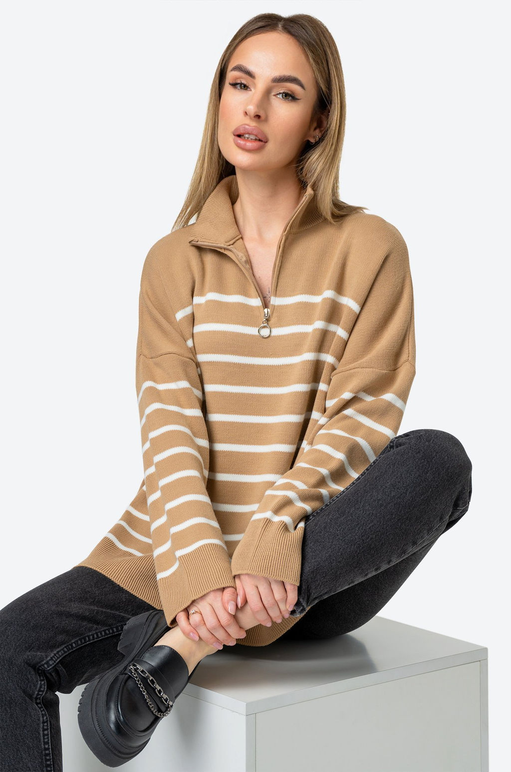 Женский джемпер оверсайз с воротником на молнии Happy Fox  фото 5