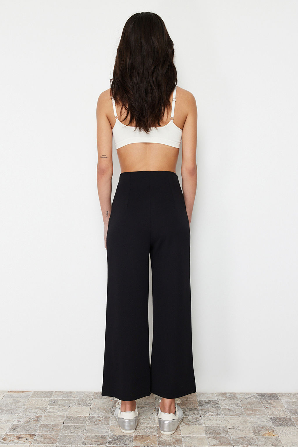 Siyah Culotte Fit Kesik Detayl? Yuksek Bel Pantolon TWOSS24PL00036