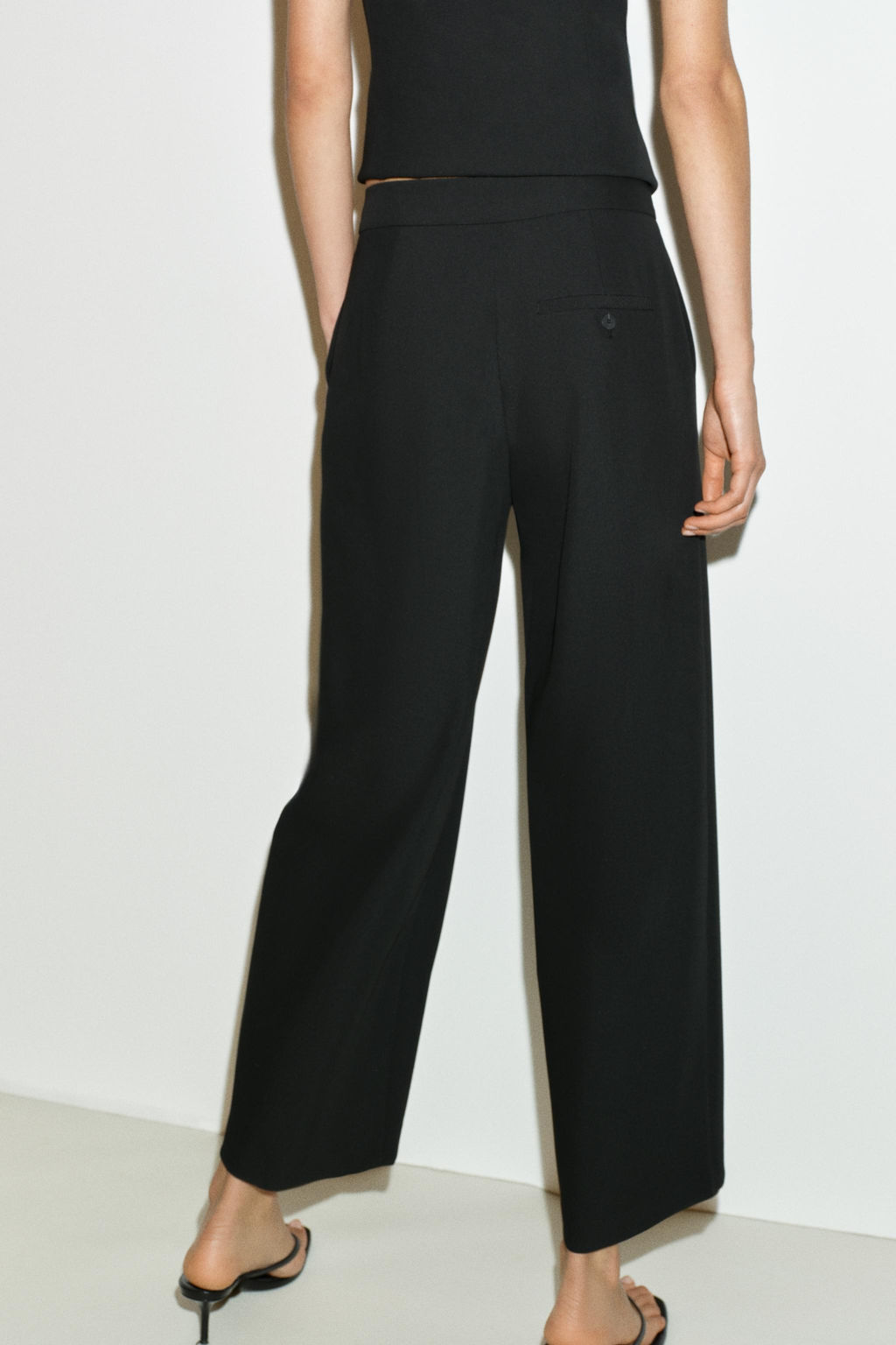 PANTAL?N CARROT PINZAS / Negro - Zara фото 4