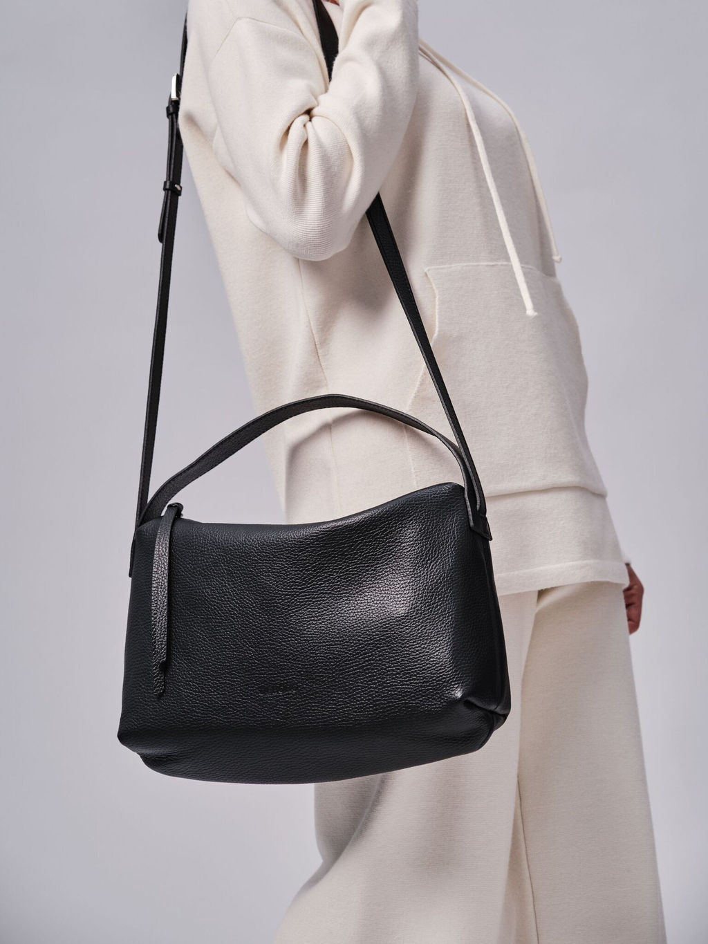 Сумка кожаная багет Deboro 30963 черная