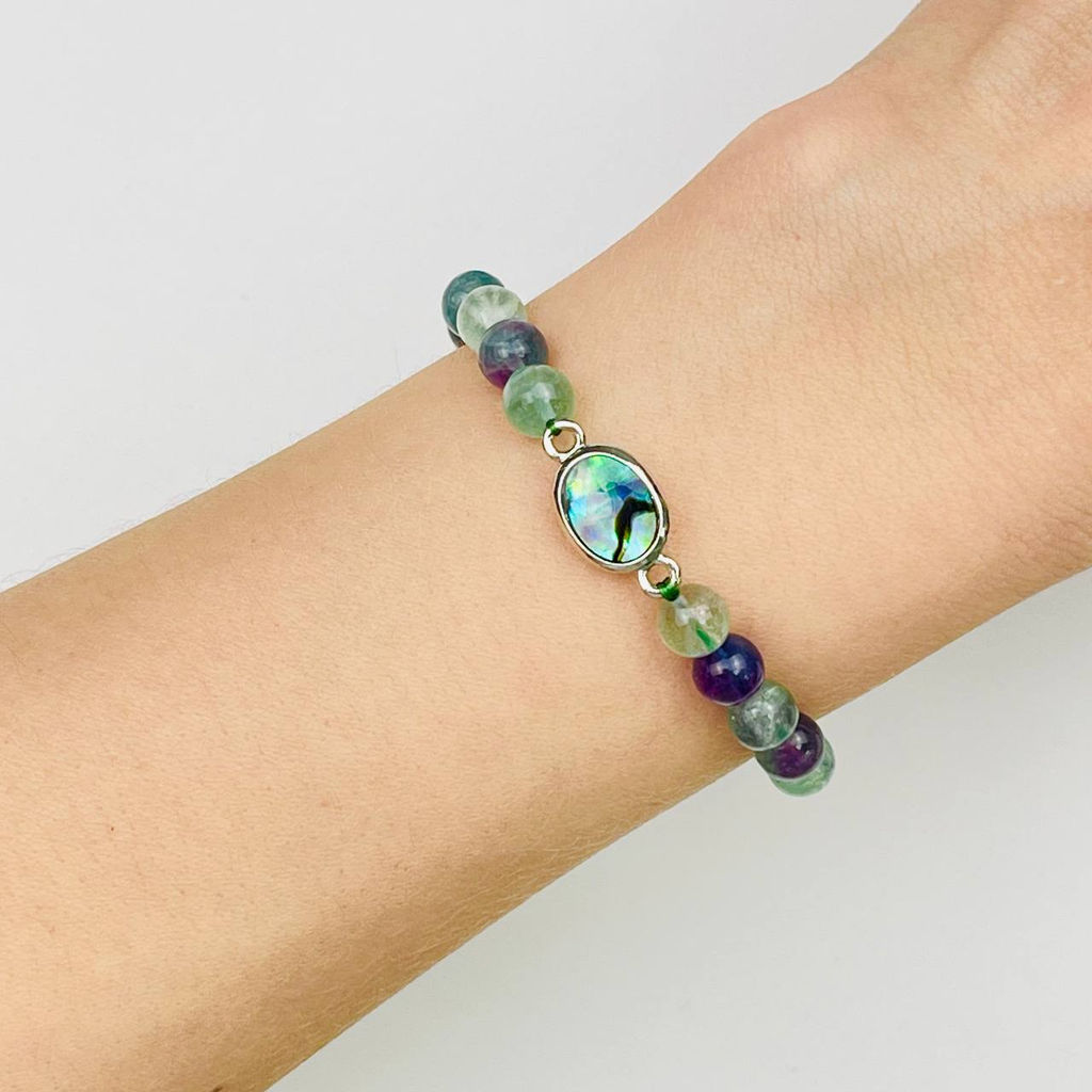 Браслет из Флюорита со вставкой халиотис 16 см