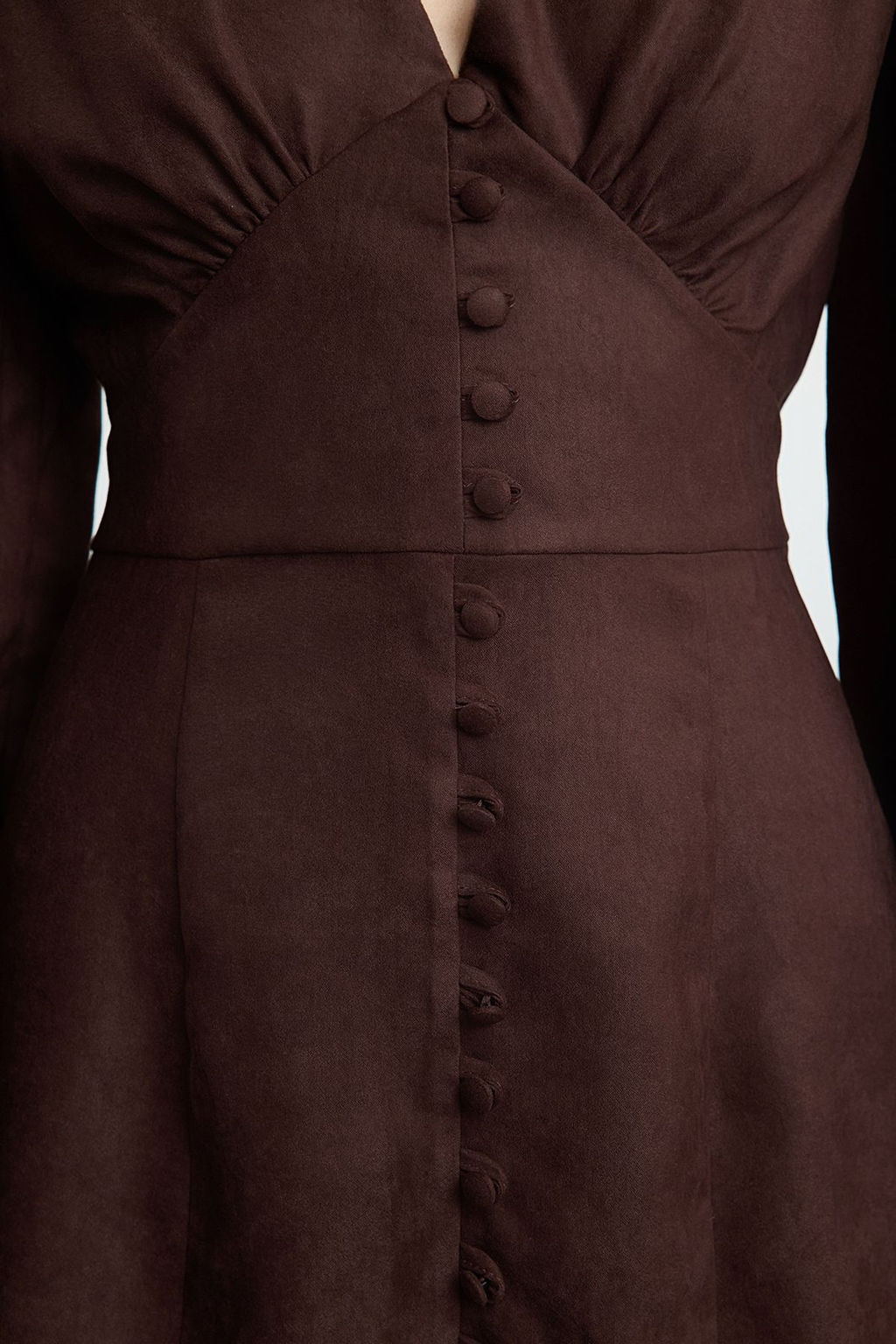 TRENDYOLMILLA Kahverengi Duz Mini Mini Balon Kollu V Yaka Suet Dokuma Elbise TWOAW24EL00583 фото 11