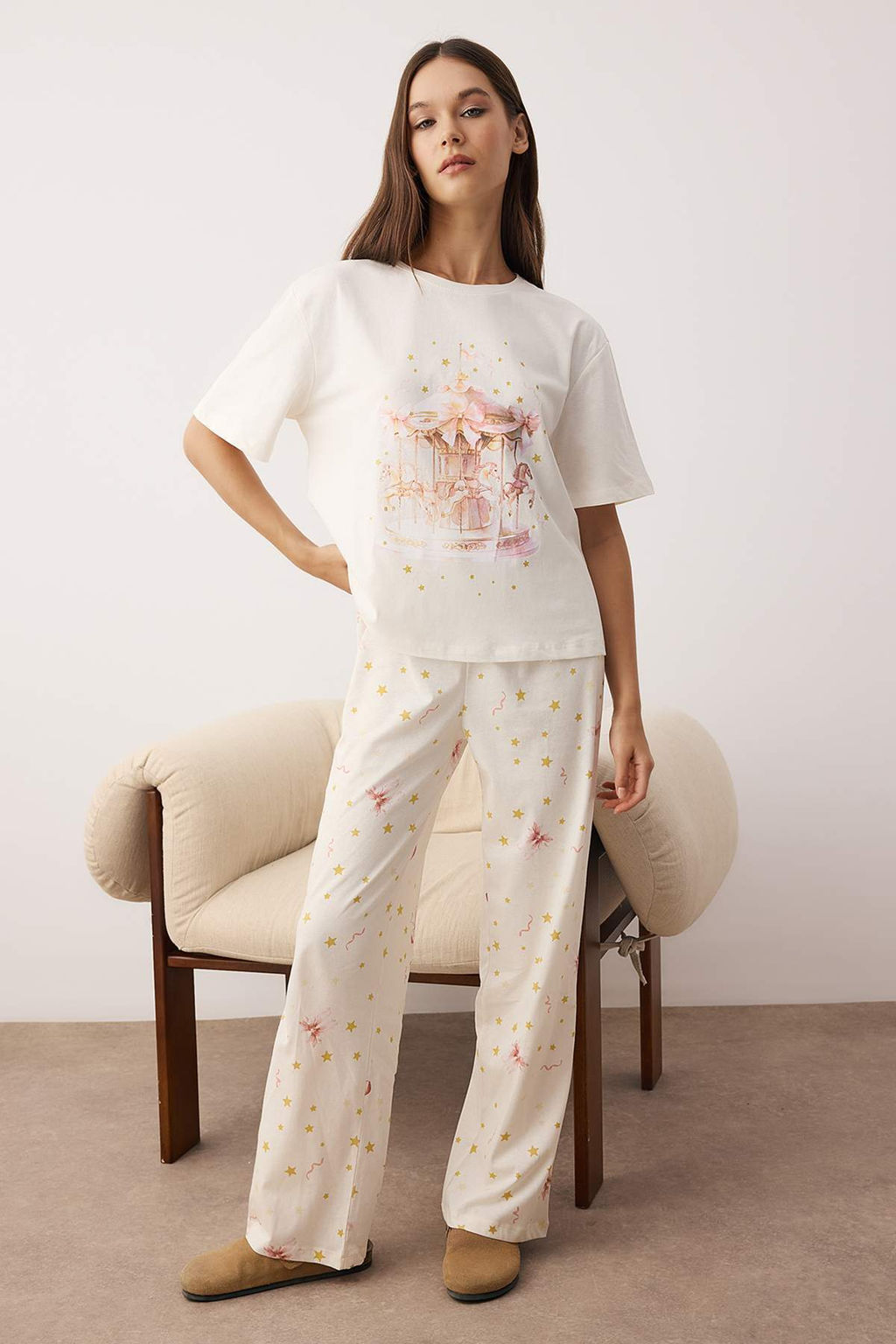 Ekru Kurdele ve Y?ld?z Bask?l? Orme Pijama Tak?m? THMAW26PT00116
