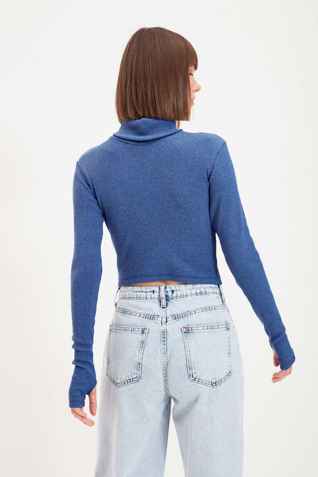 Trendyolmilla Zumrut Yesili Fitted/Vucuda Oturan Bal?kc? Yaka Parmak Detayl? Fitilli Esnek Orme Bluz TWOAW21BZ0071  фото 63