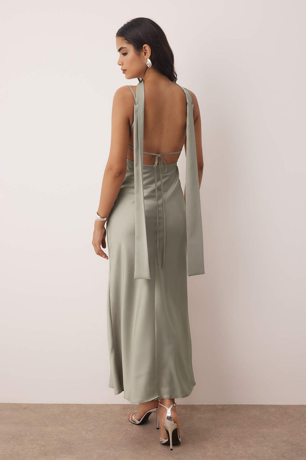 Gri Sal Detayl? Saten Dokuma Maxi Abiye Gece Mezuniyet Elbisesi TPRSS25EL00312