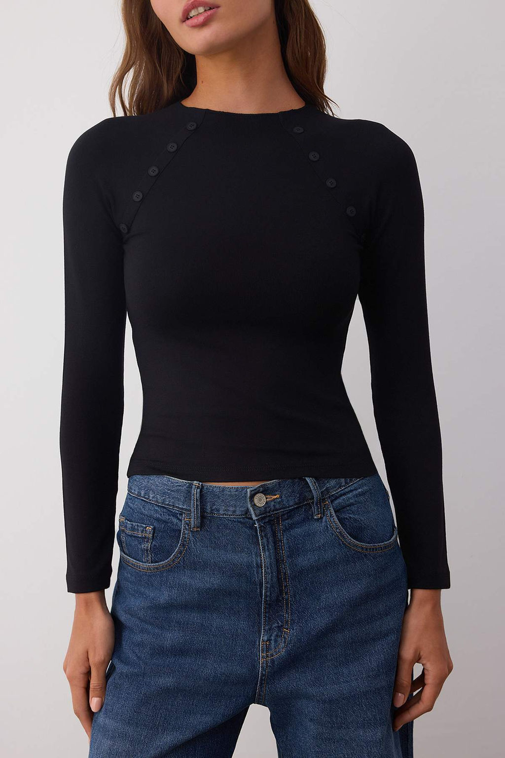 Siyah Dugme Detayl? Dik Yaka Fitted/Vucuda Oturan Orme Bluz TWOAW26BZ00030