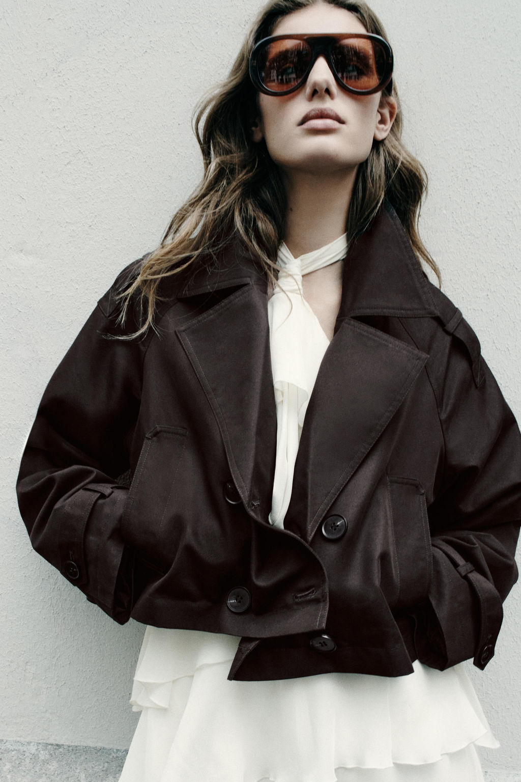 DOUBLE-BREASTED SHORT TRENCH COAT