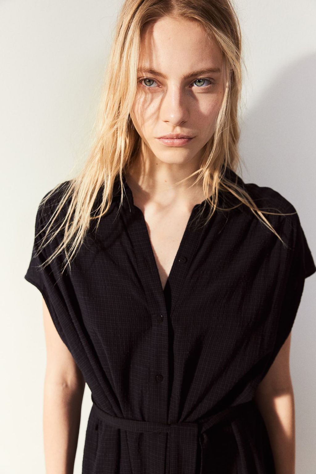 Vestido camisero con cinturon de anudar - H&m фото 2