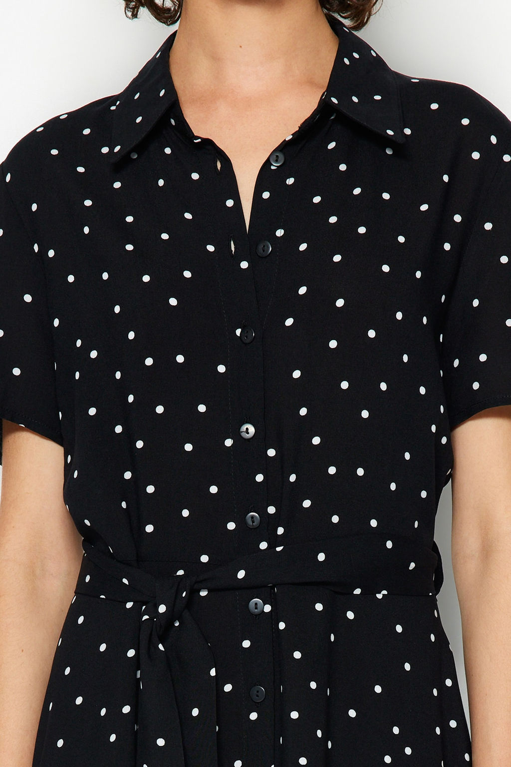 Siyah Puantiyeli Kusakl? Midi Dokuma Gomlek Elbise TWOSS23EL02396 - Trendyolmilla фото 6