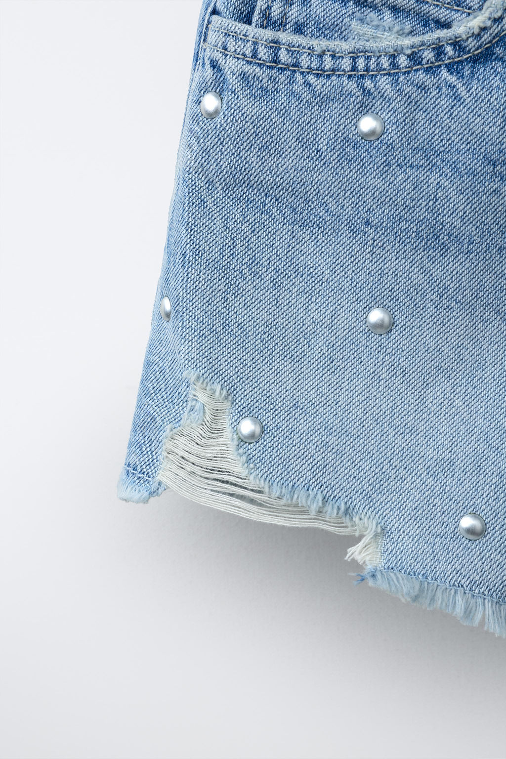 BERMUDA DENIM TACHAS / Azul - Zara фото 5