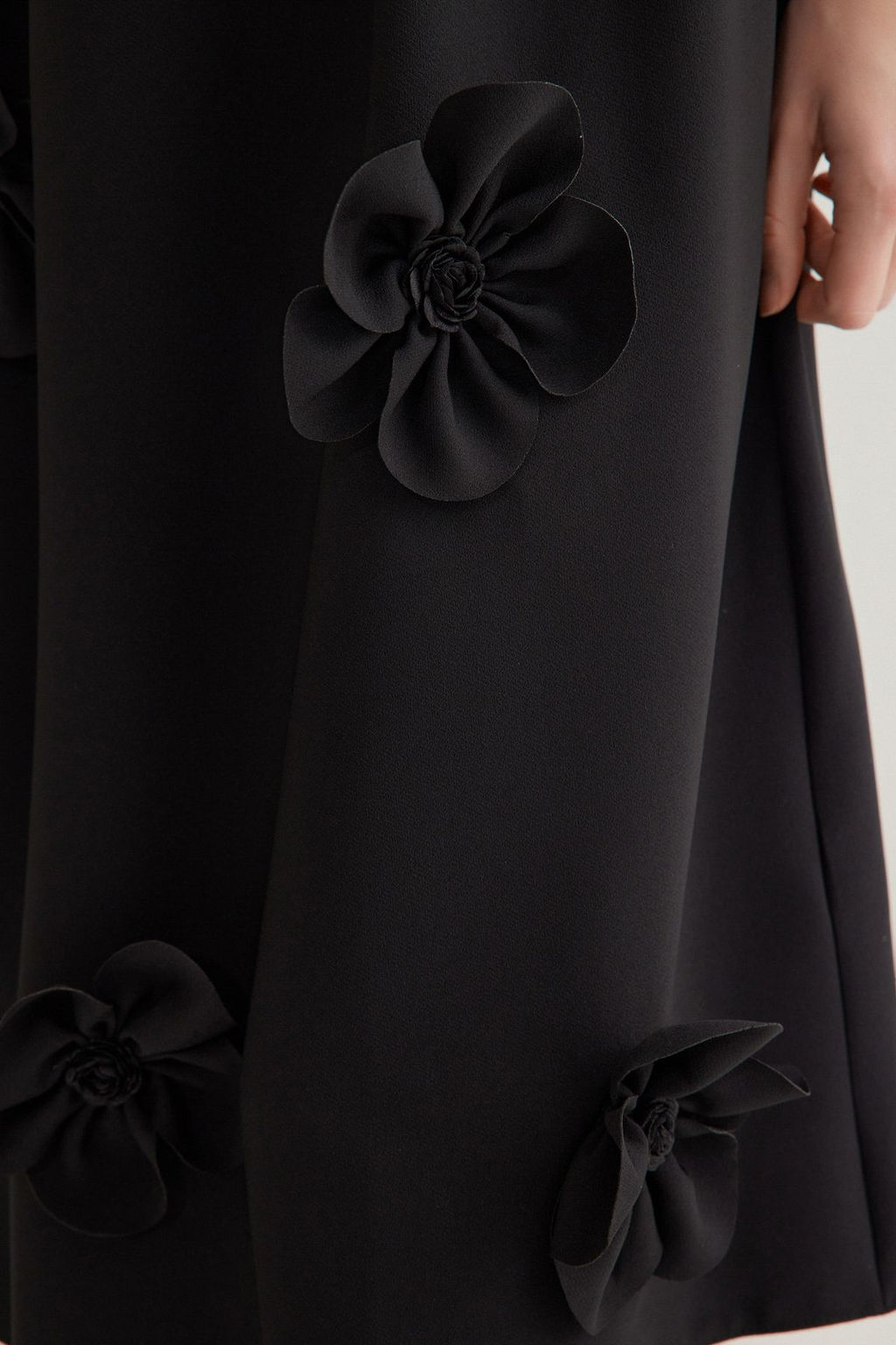 TRENDYOLMILLA Siyah A-Kesim V Yaka Cicek Detayl? Dokuma S?k Abiye Elbise TPRSS25EL00075  фото 4