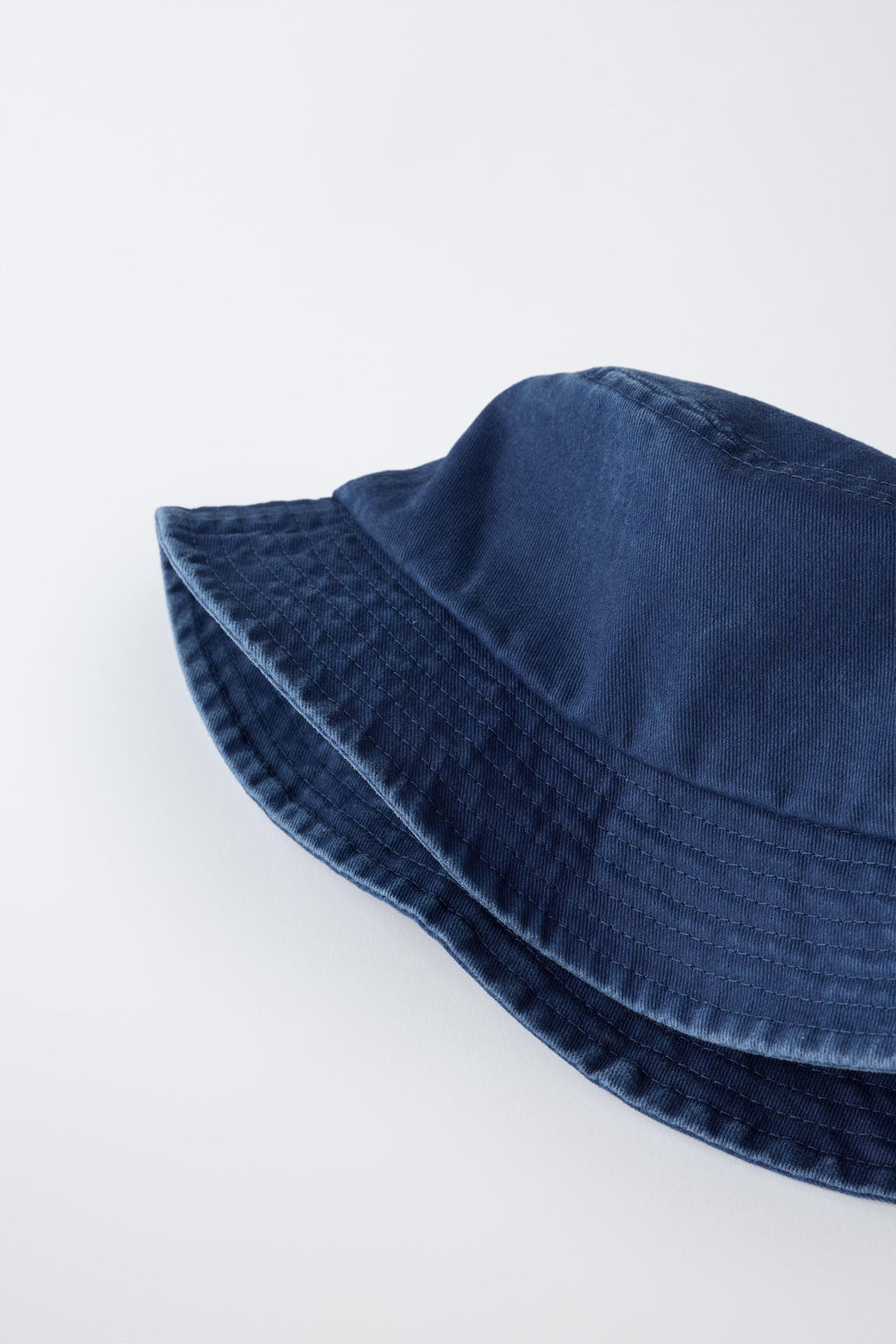 GORRO BUCKET COSTURAS / Azul claro - Zara фото 2