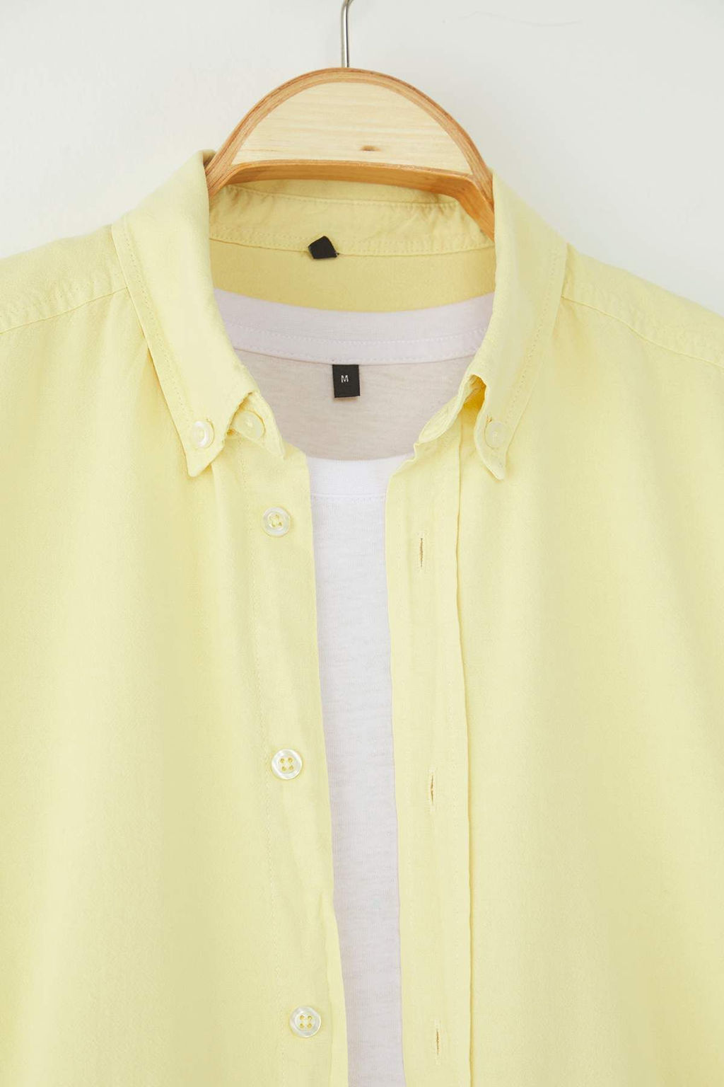 Sar? Unisex Regular Fit %100 Pamuklu Keten Gorunumlu Gomlek TMNSS23GO00099