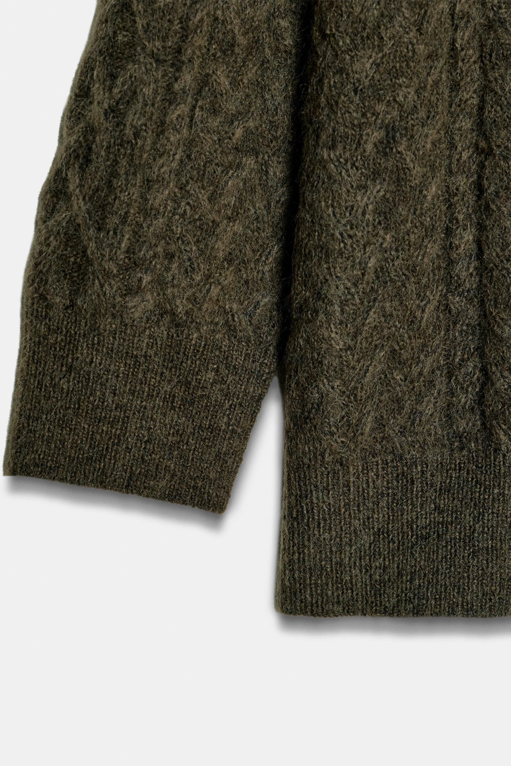 OVERSIZED CABLE KNIT JUMPER - Zara фото 7