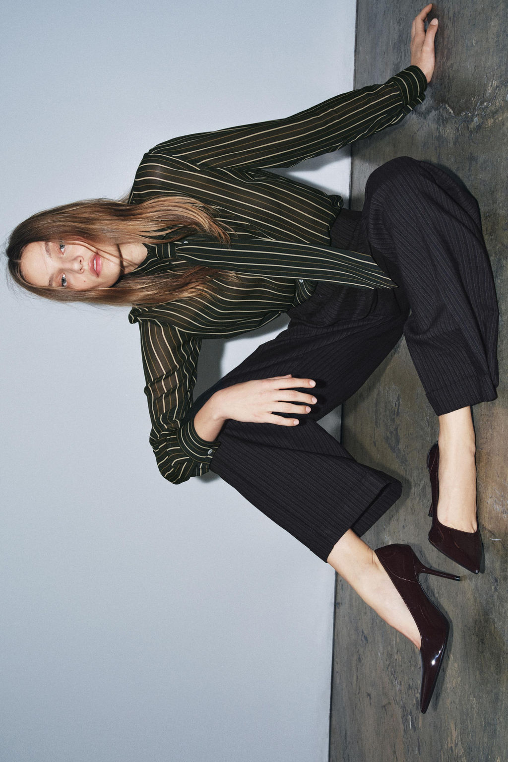 HIGH-HEEL SHOES WITH SIDE CUT-OUTS