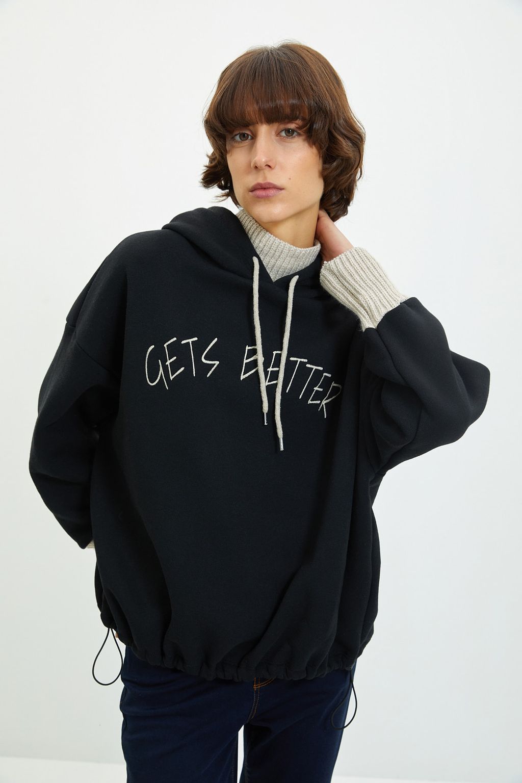 TRENDYOLMILLA Haki Kal?n Ici Polarl? Triko Bant Detayl? Kapusonlu Orme Sweatshirt TWOAW22SW1806 фото 3