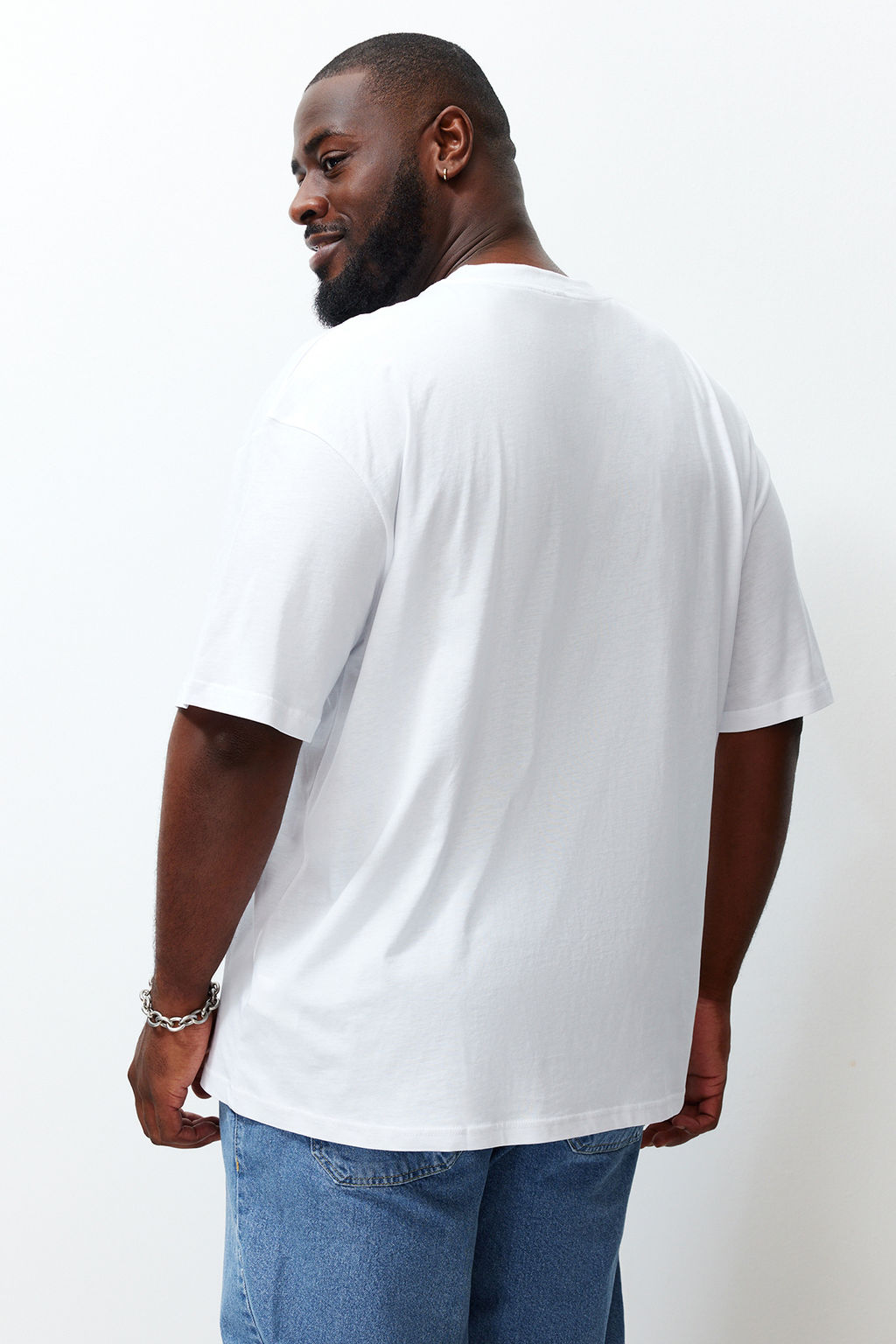 Buyuk Beden Beyaz Oversize Rahat Basic %100 Pamuklu T-Shirt TMNSS23TS00139