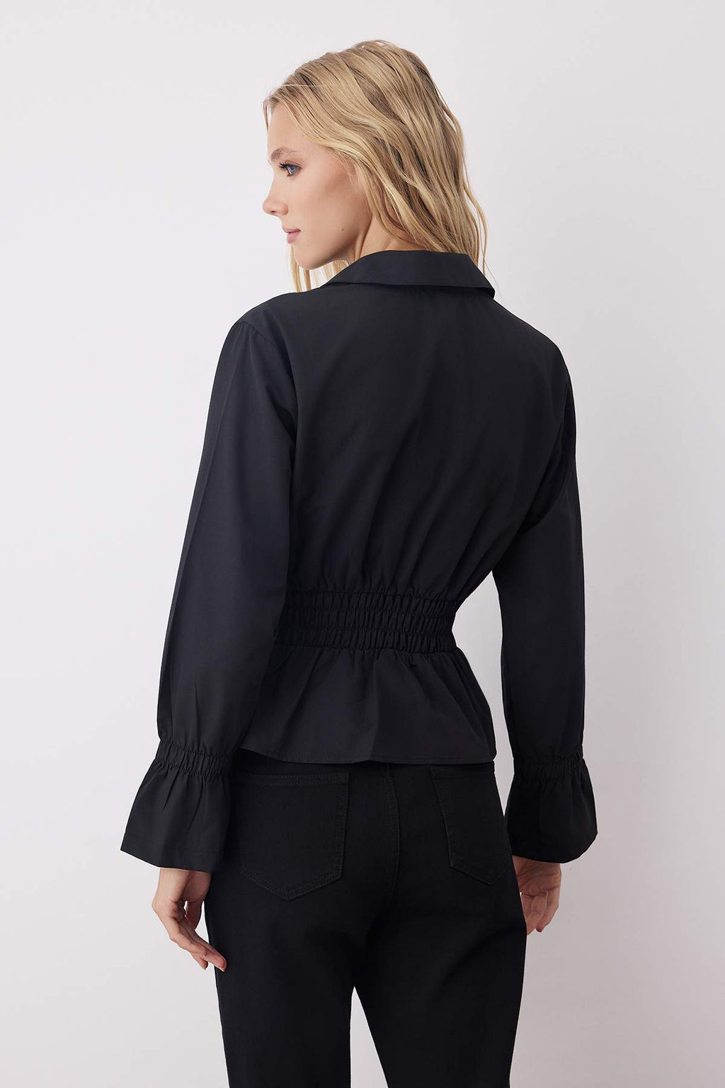 Siyah Beli Buzgu Detayl? Fitted Dokuma Gomlek TWOAW26GO00018 - Trendyolmilla фото 4