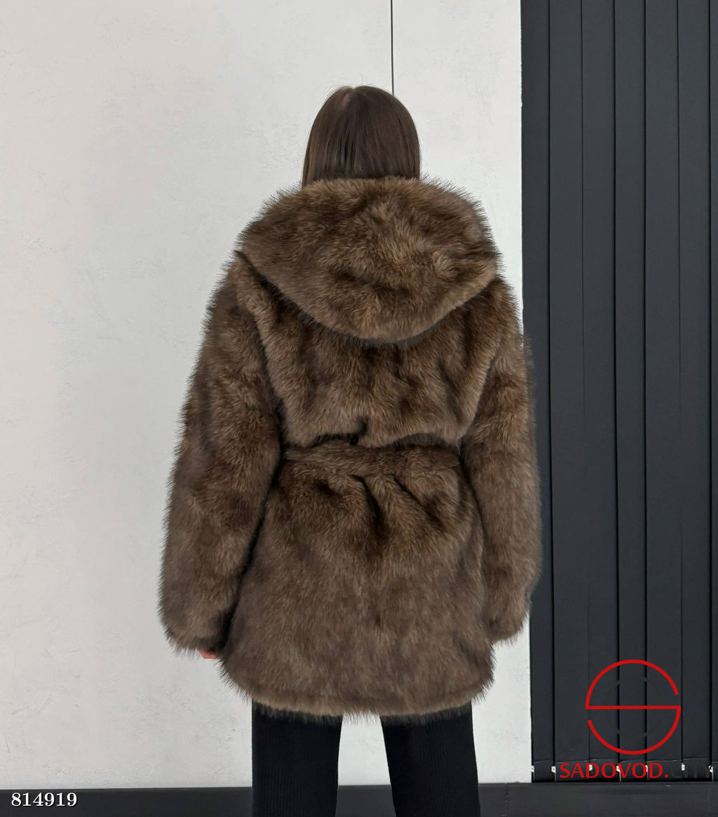 Шуба женская с искусственным мехом
