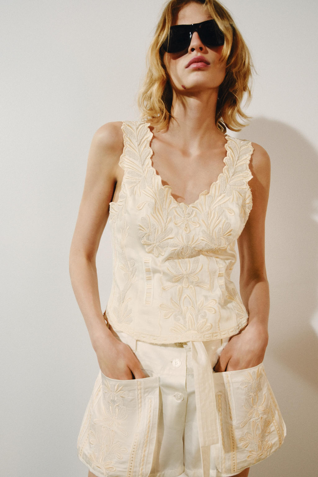 TOP BORDADOS ZW COLLECTION / Crudo / Beige - Zara фото 4