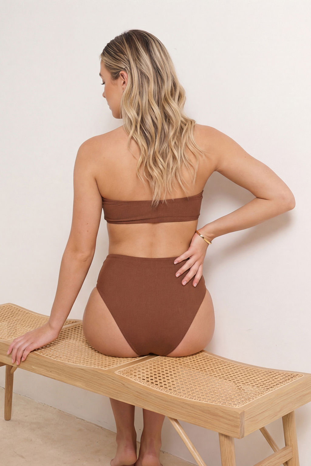 TRENDYOLMILLA Siyah Yuksek Bel Regular Mix&Match Bikini Alt? TBESS21BA0057  фото 77