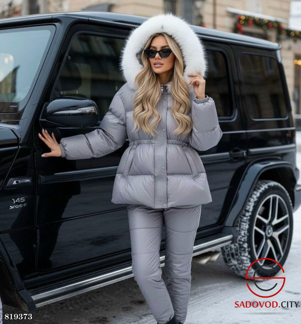 Зимняя куртка с капюшоном