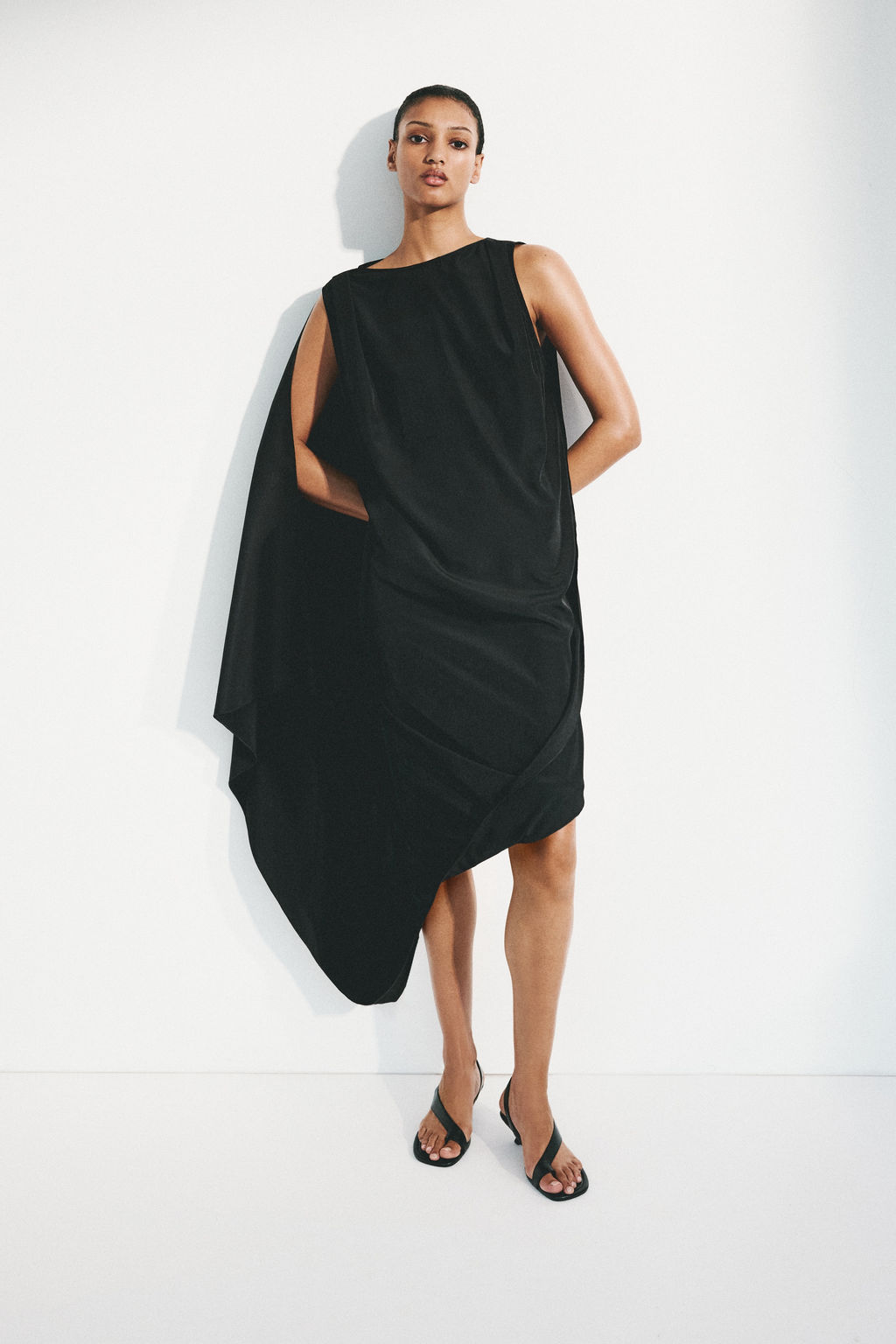 Vestido midi drapeado - H&m фото 3