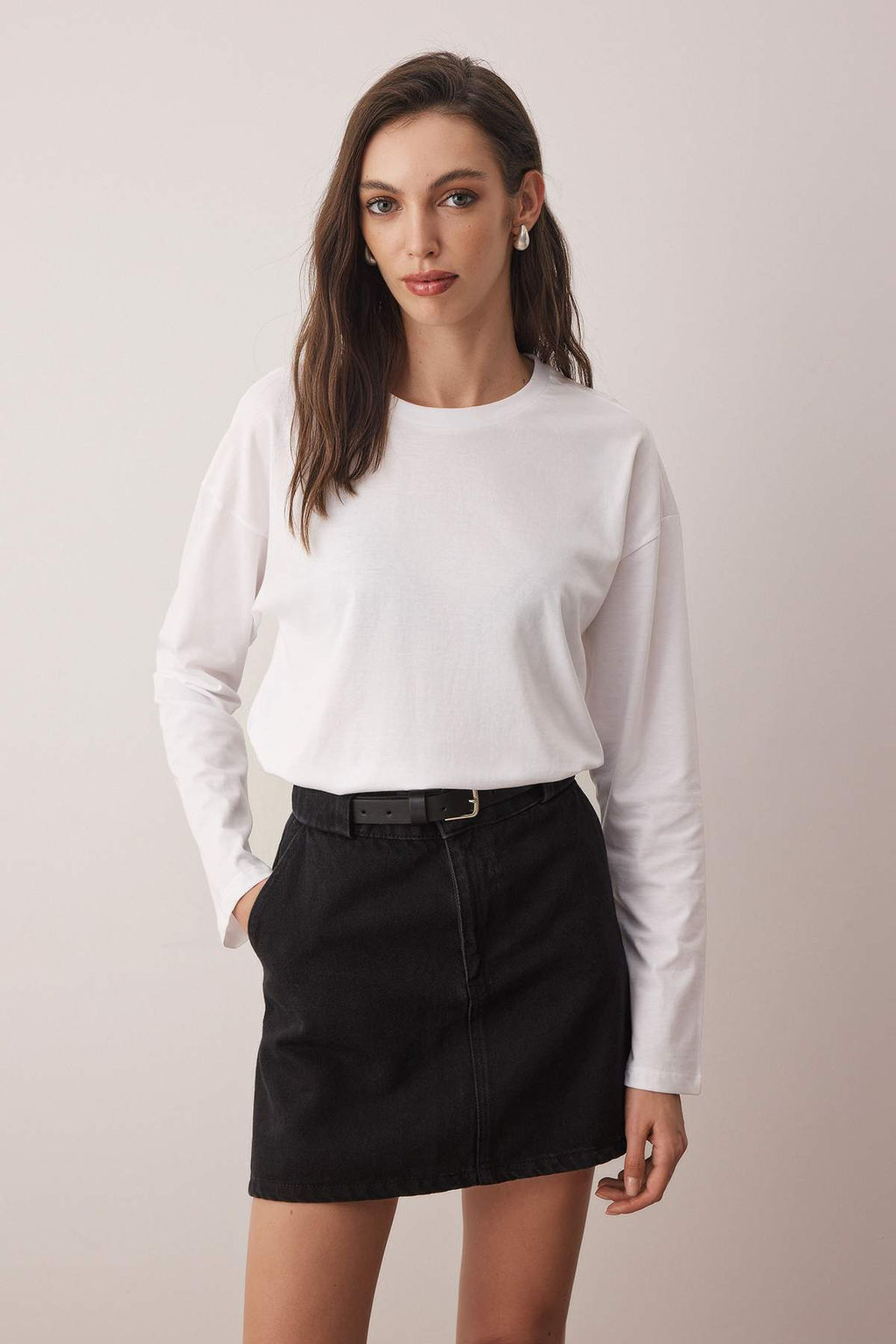 TRENDYOLMILLA Siyah-Beyaz 2li Paket %100 Suprem Oversize/Genis Kesim Orme T-Shirt TWOAW25TS00004  фото 13