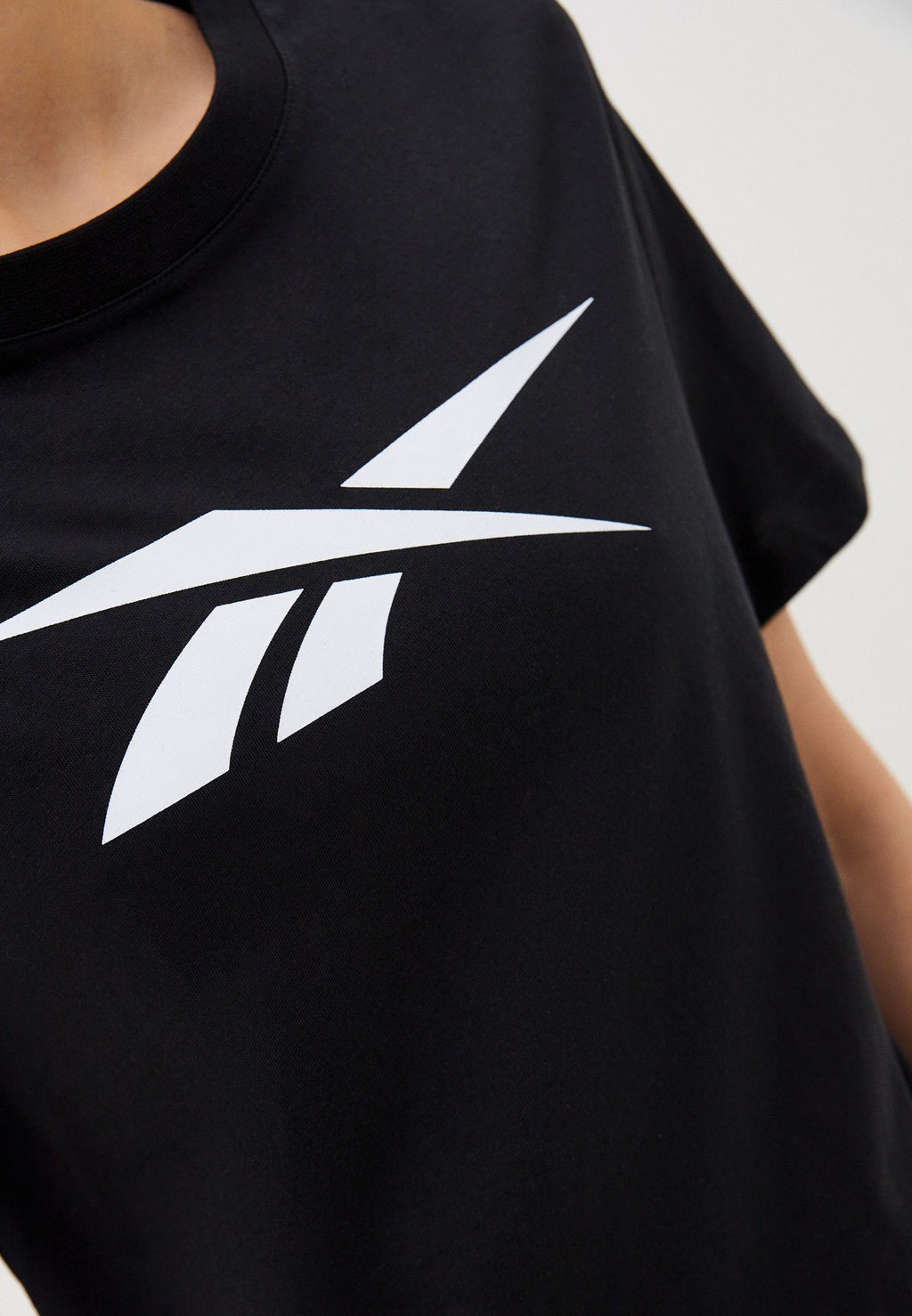 Футболка женская