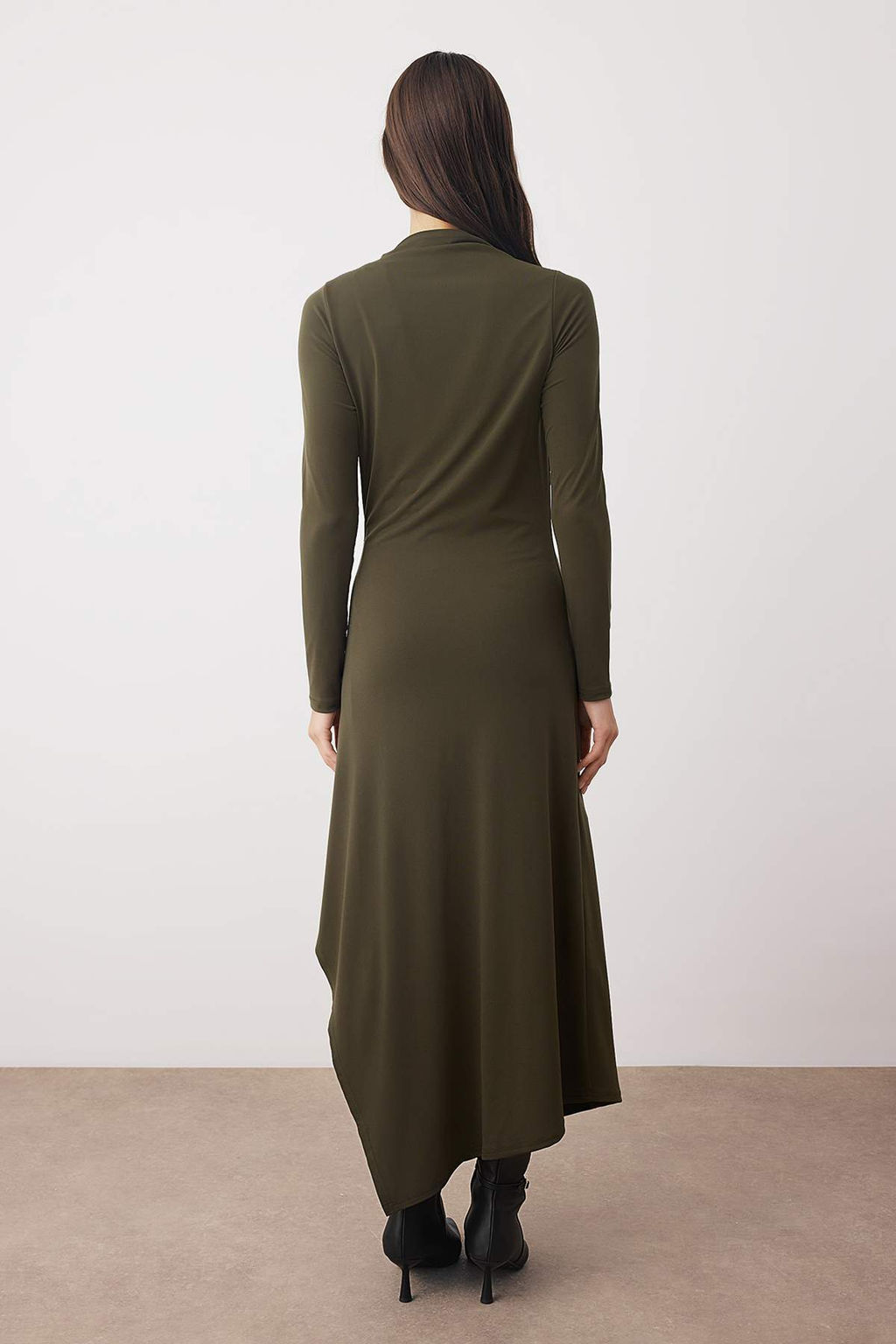 Haki Dik Yaka Astarl? Asimetrik A-line/Can Ac?lan Esnek Midi Orme Elbise TWOAW26EL00229 - Trendyolmilla фото 4