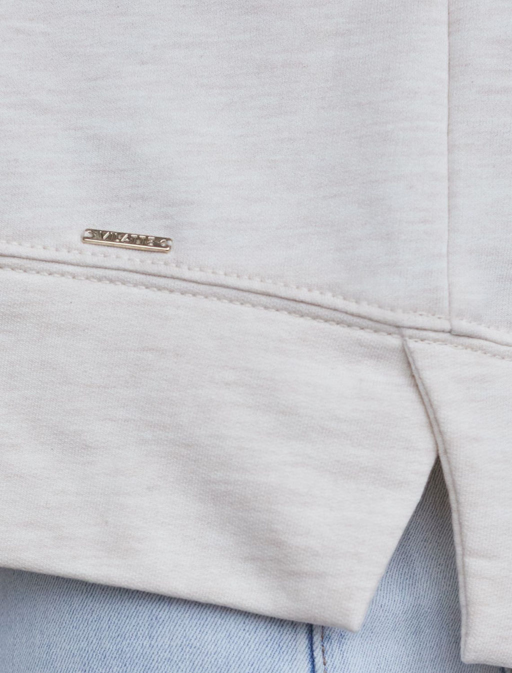 Свободный свитшот с принтом и разрезами из эластичного футера двухнитки без начеса - Vilatte фото 4