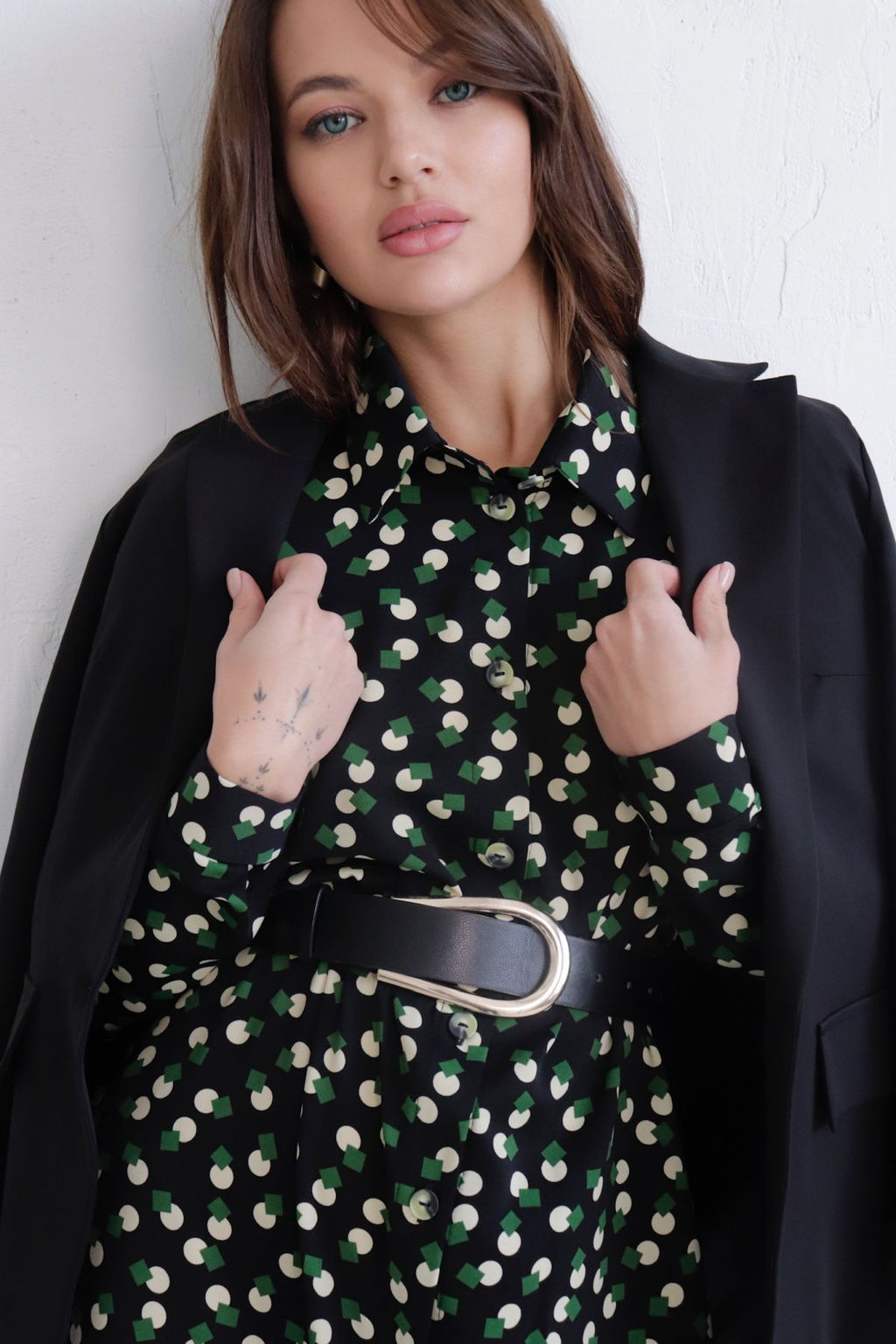 11128 Платье-рубашка удлинённое чёрное с принтом - Martichelli фото 16