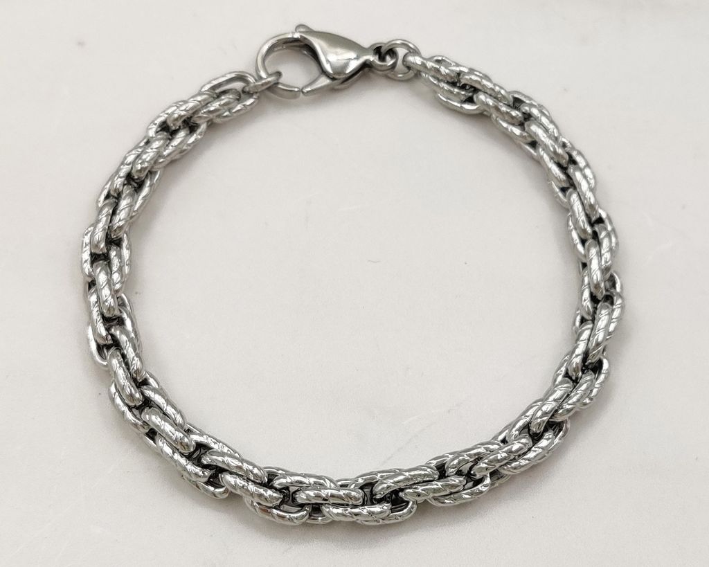 Браслет из стали