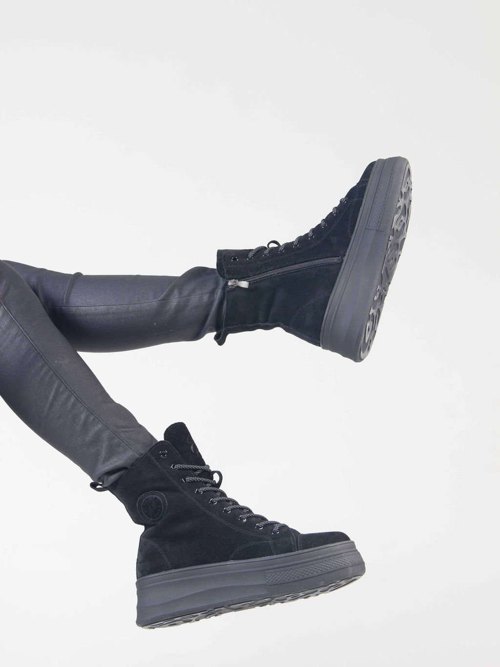 Ботинки 215.warmbl. черные замша/Шерсть