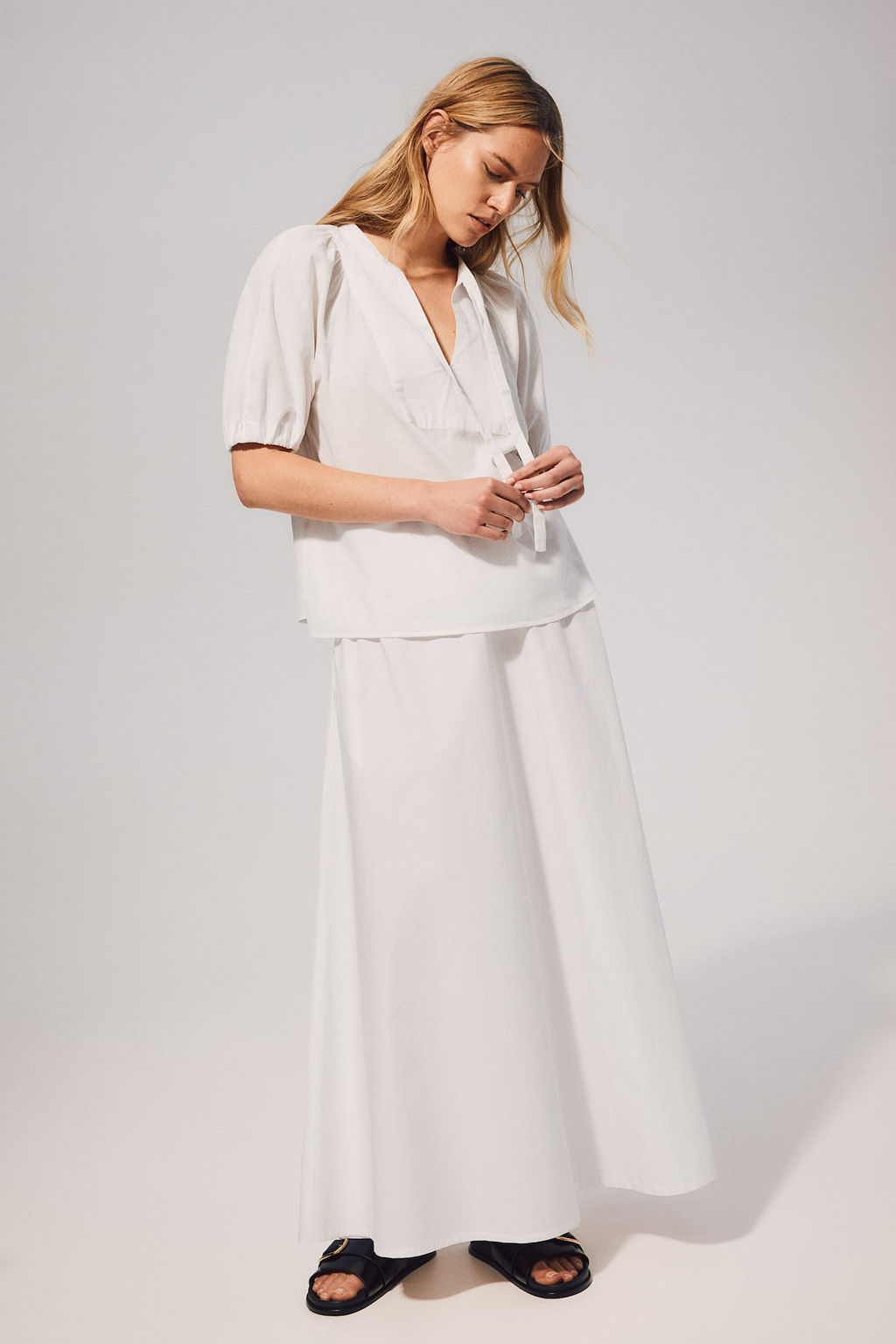 Blusa en mezcla de lino con lazada - H&m фото 3