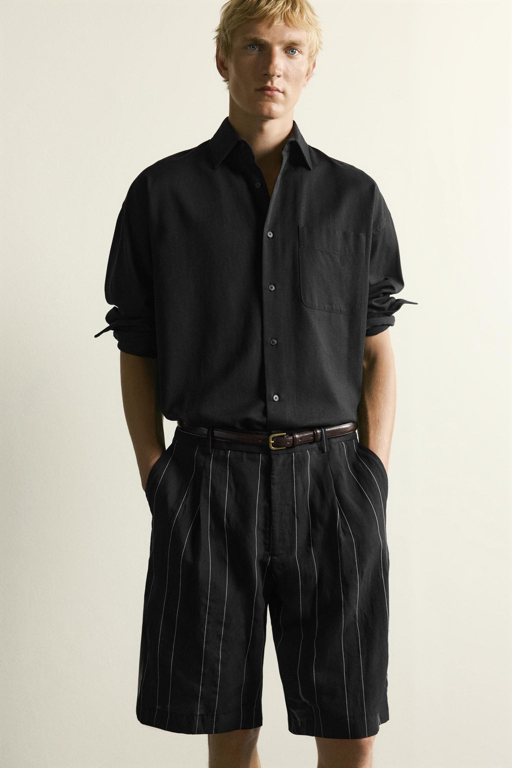 BERMUDA RELAXED FIT PLIEGUES RAYAS / Negro - Zara фото 5