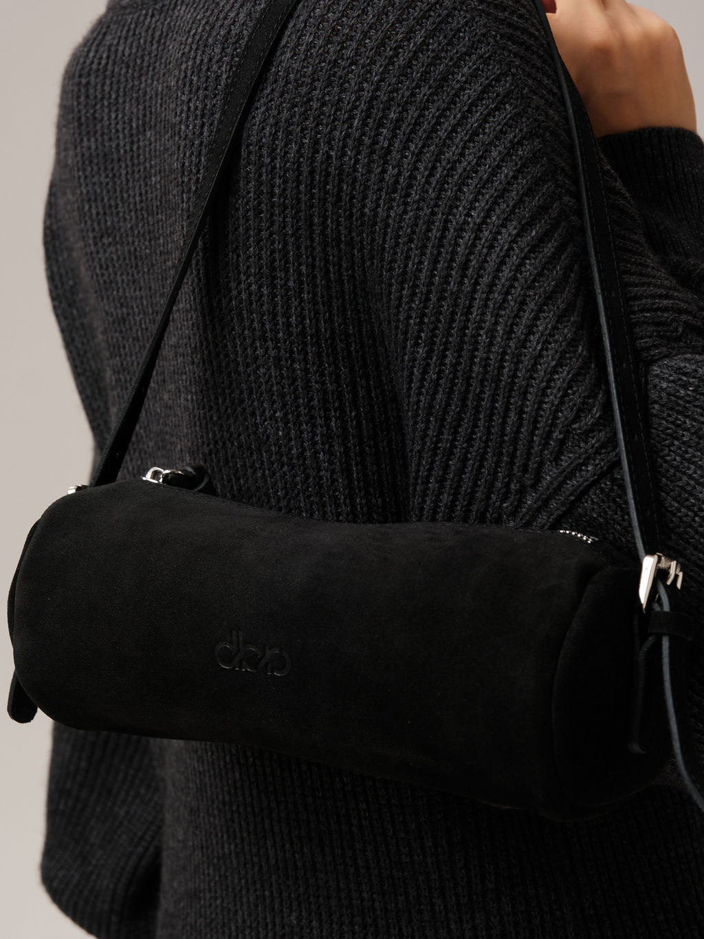 Замшевая сумка Tube DBR 31343 черный велюр фото 9