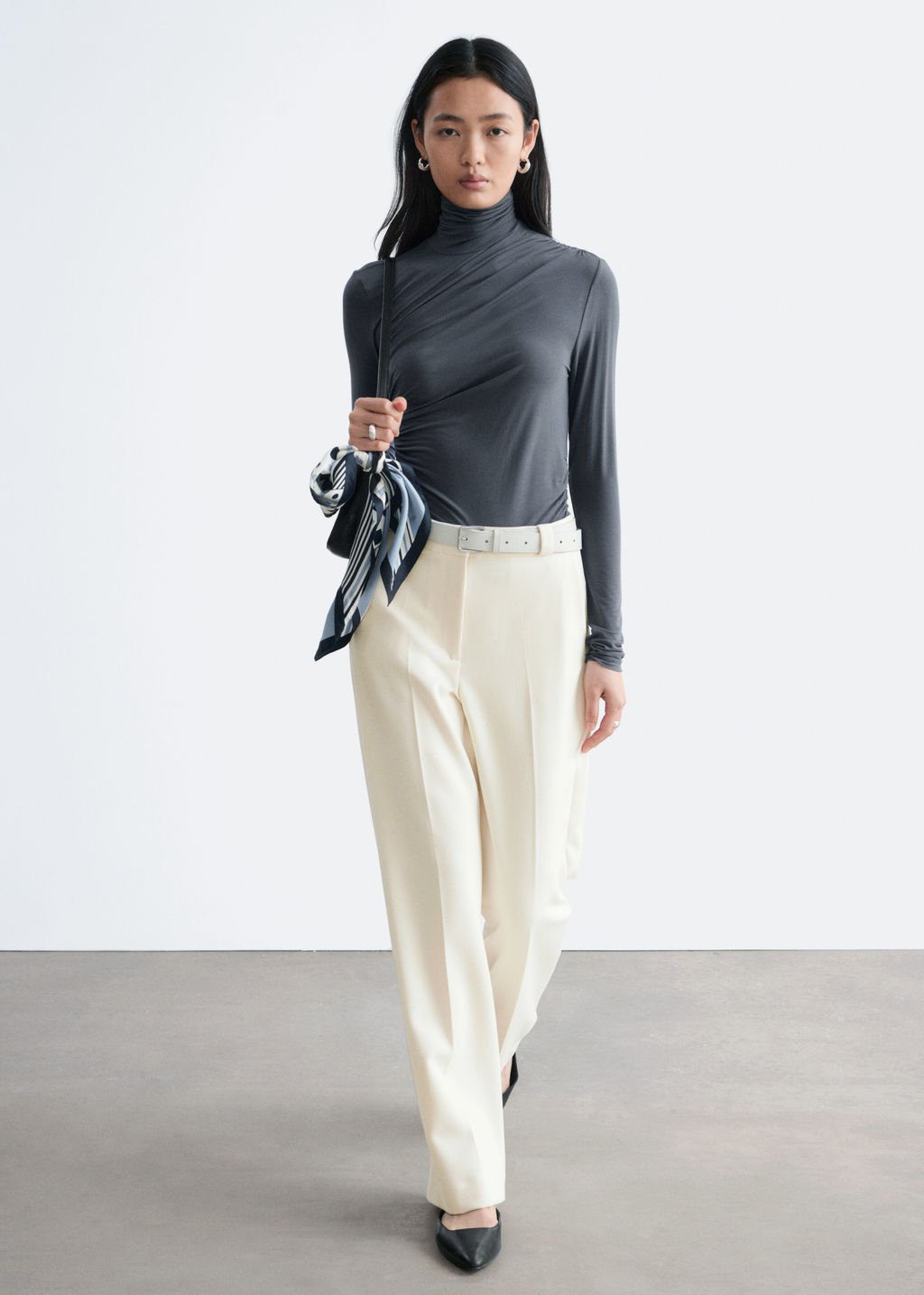 Pantalones rectos con pliegues marcados - H&m фото 9