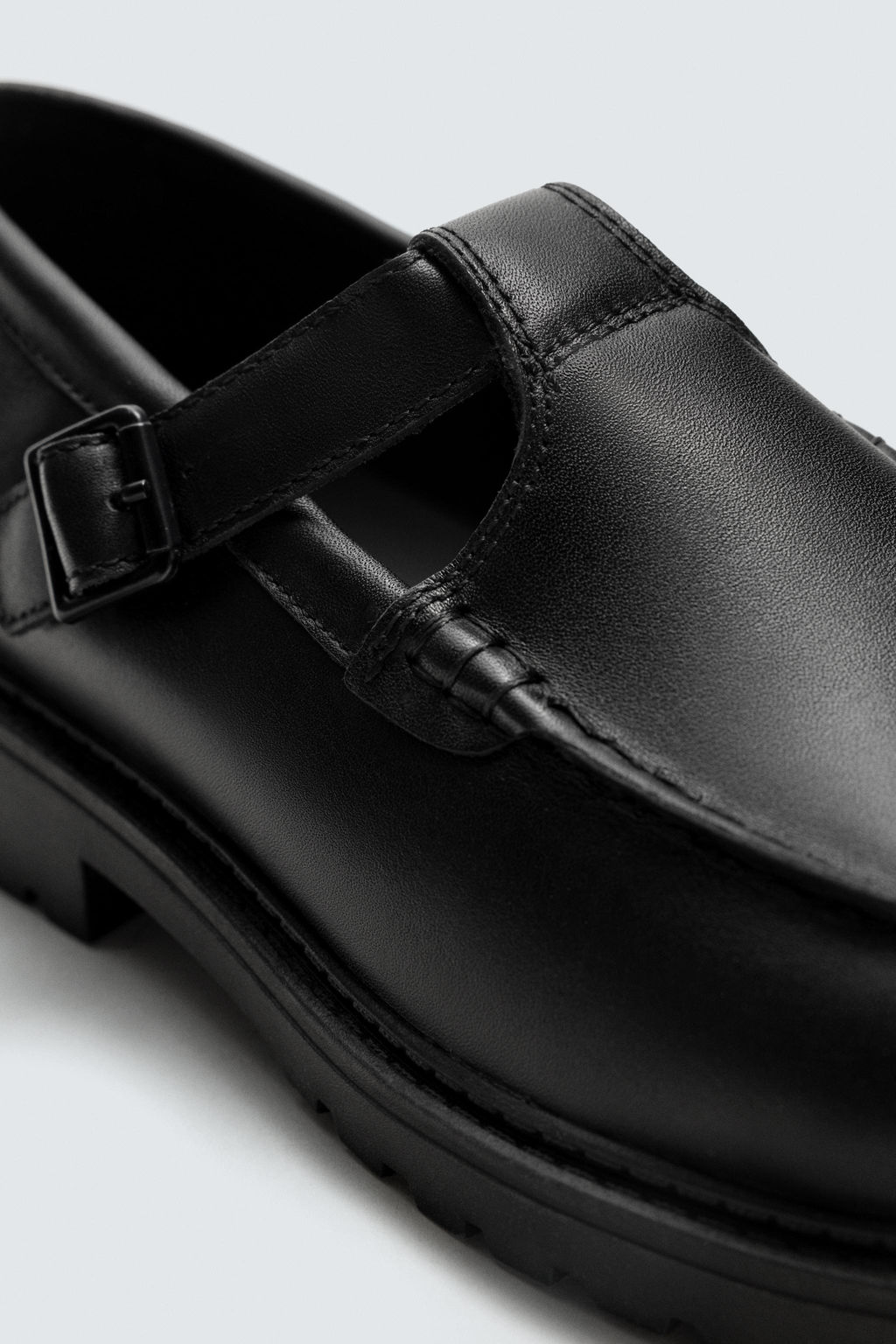 LEATHER BUCKLE SHOES