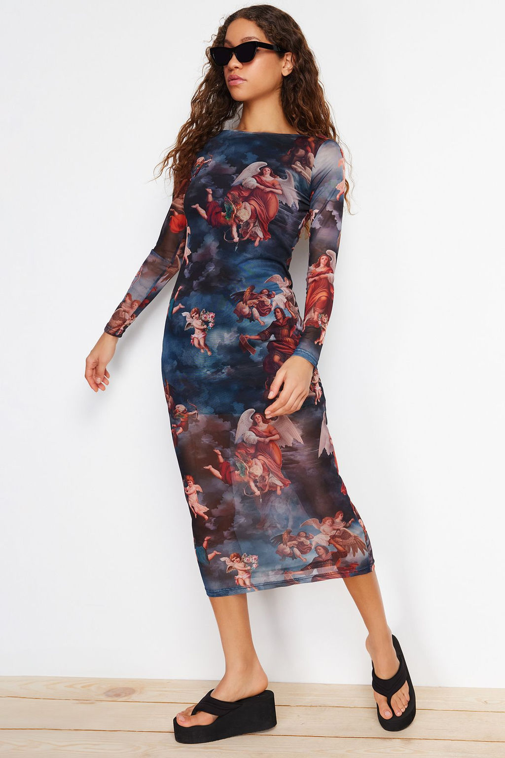 TRENDYOLMILLA Cok Renkli Bisiklet Yaka Bask?l? Astarl? Vucuda Oturan Tul Midi Orme Orme Elbise TWOAW24EL00605