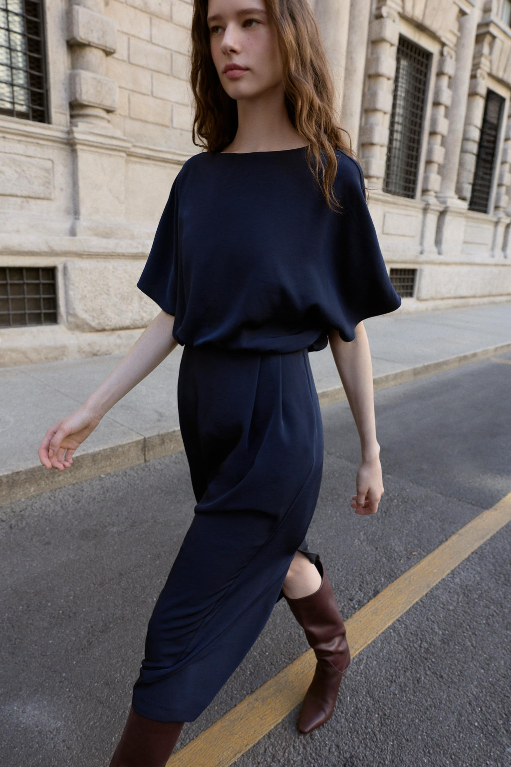 FITTED MIDI DRESS WITH SHORT SLEEVES - Zara фото 4