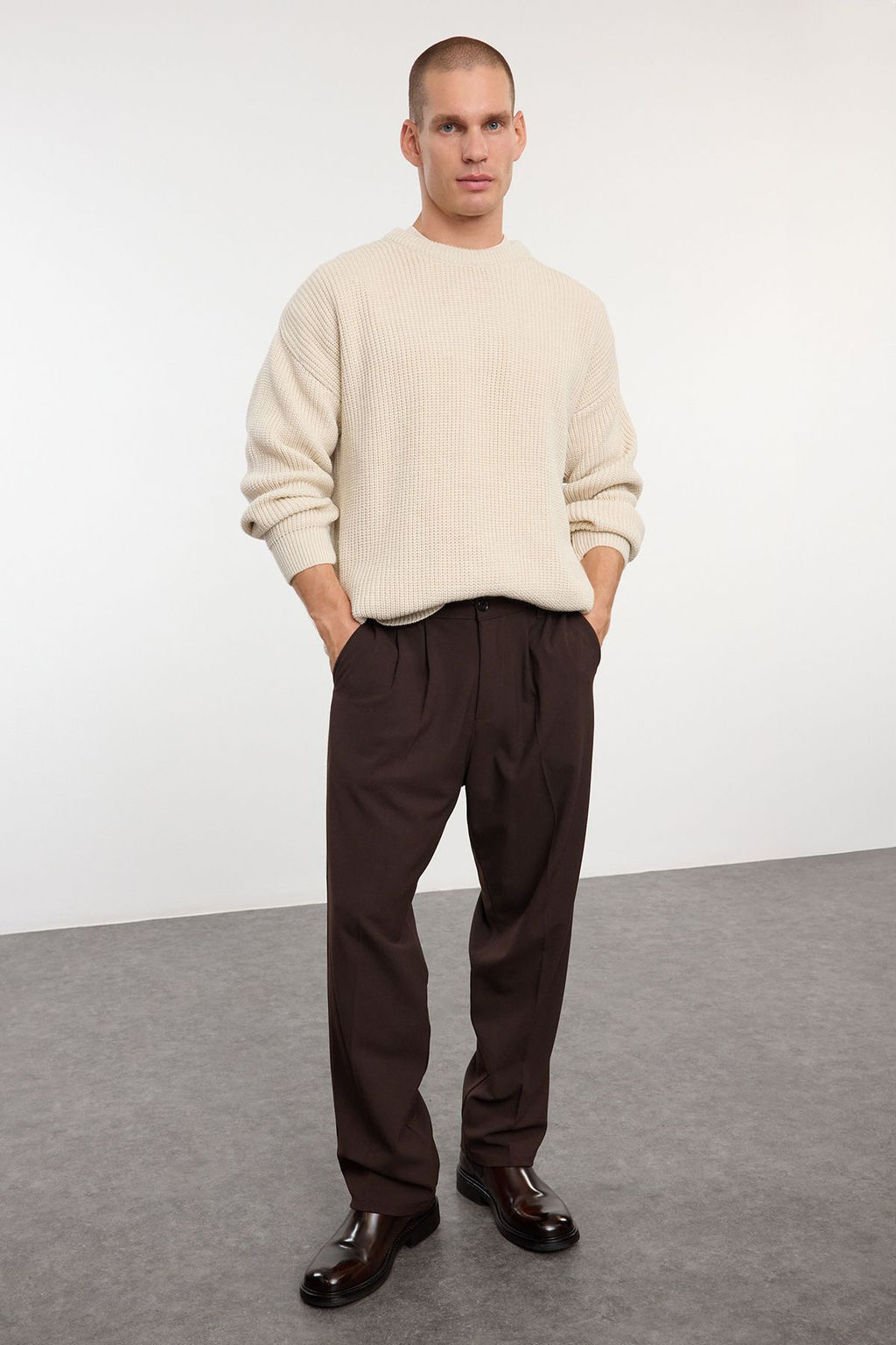 Bej Oversize Fit Couple/Cift Genis Kal?p Bisiklet Yaka Basic Triko Kazak TMNAW23KZ00189