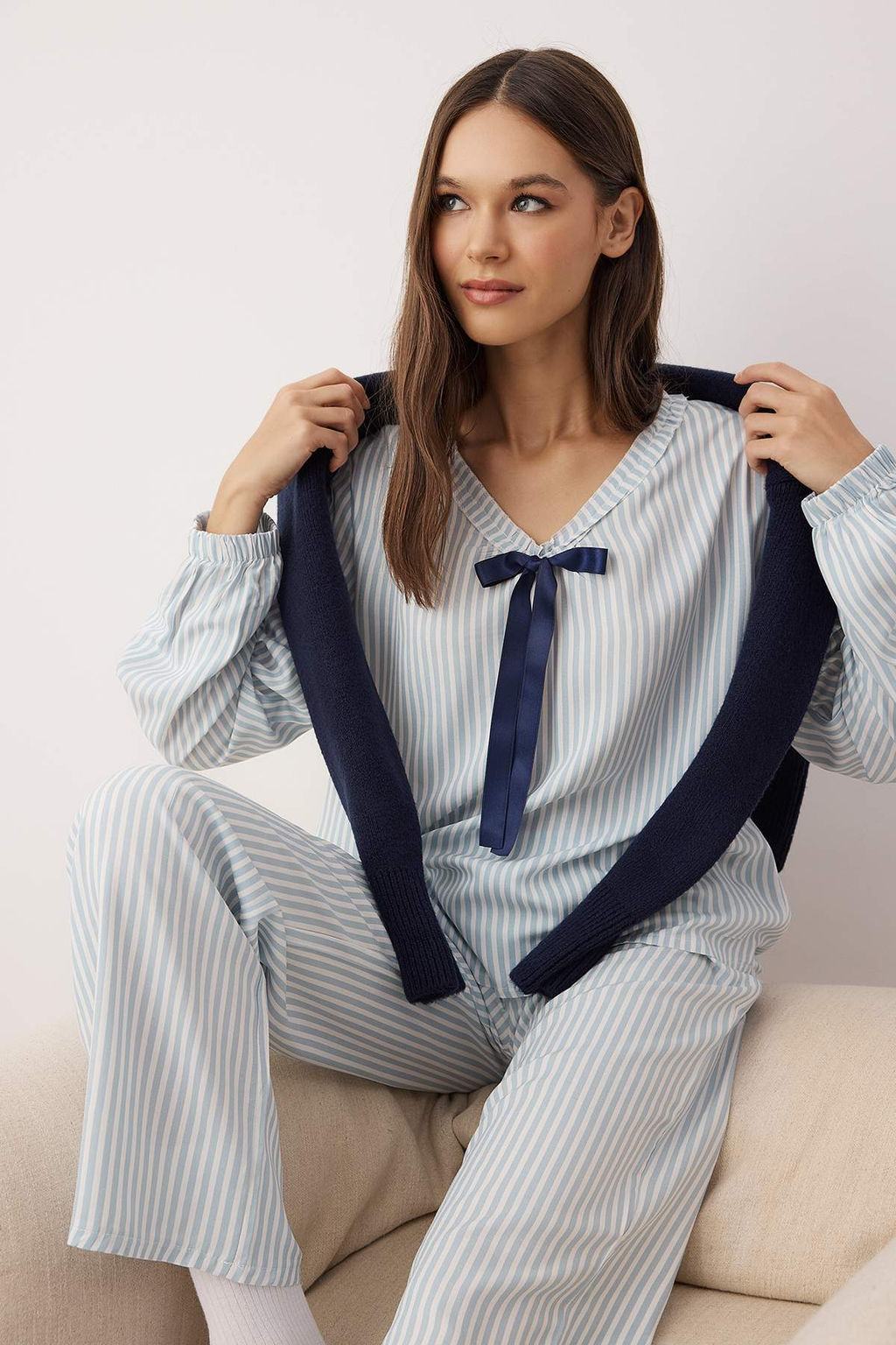 Ac?k Mavi Cizgili F?rf?r ve Kurdele/Fiyonk Detayl? Dokuma Pijama Tak?m? THMAW25PT00094 - Trendyolmilla фото 6