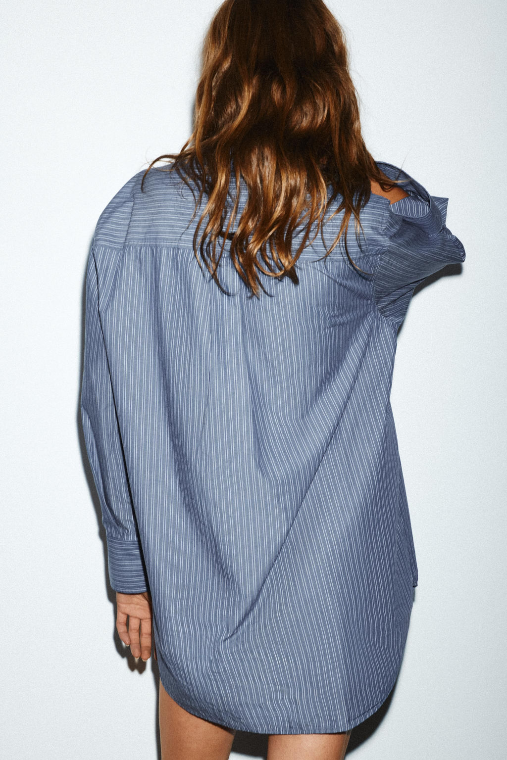 LOW COLLAR STRIPED POPLIN SHIRT - Zara фото 4