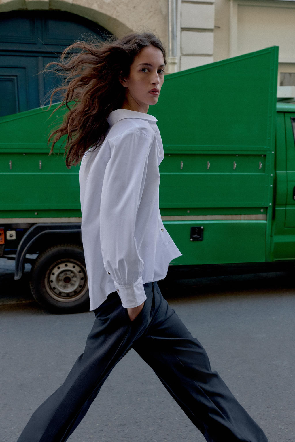 POPLIN SHIRT WITH CONTRAST BUTTONS - Zara фото 4