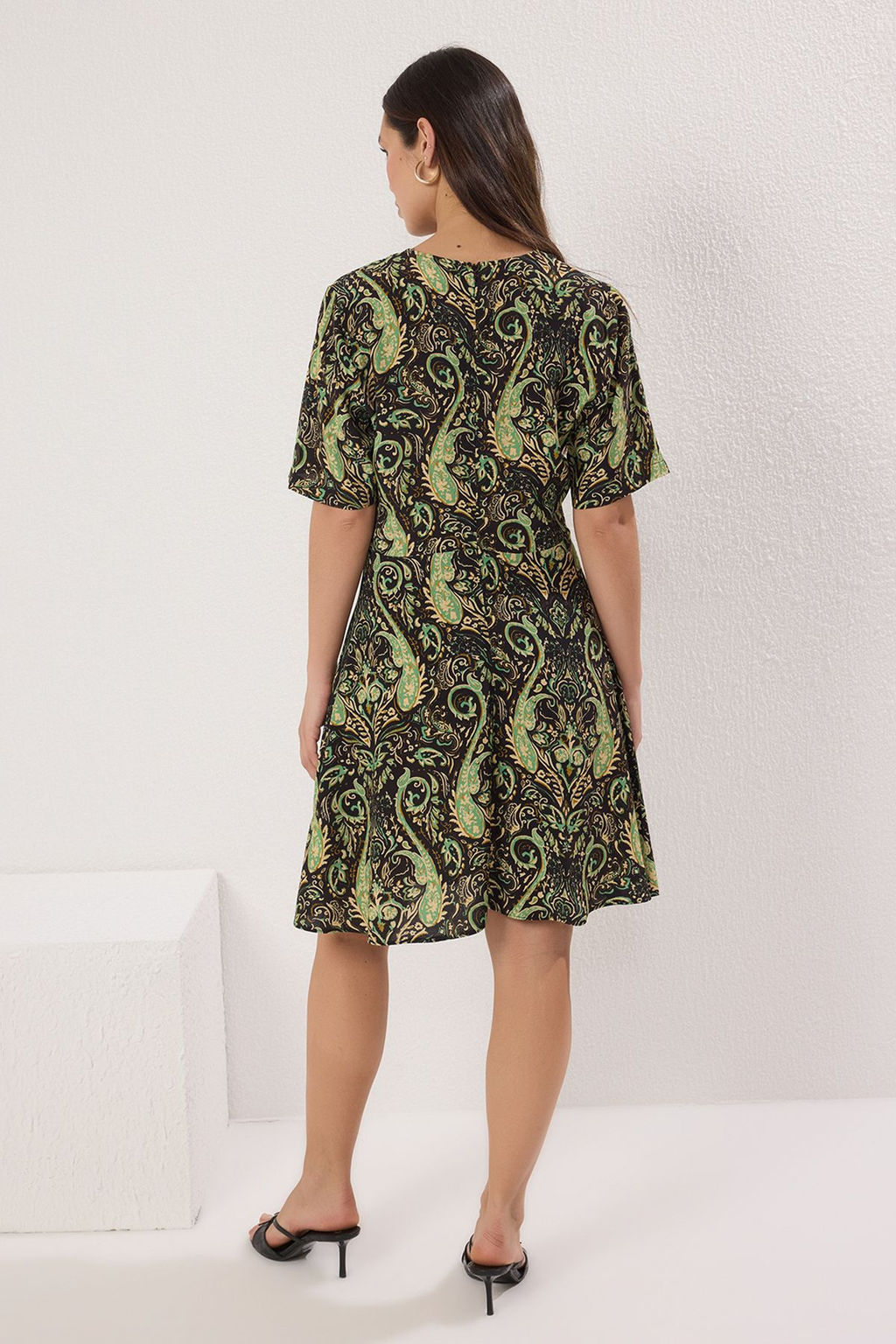 Yesil Sal Desen Etegi Belden Ac?lan K?sa / Mini Dokuma Elbise TWOSS25EL00251 - Trendyolmilla фото 4