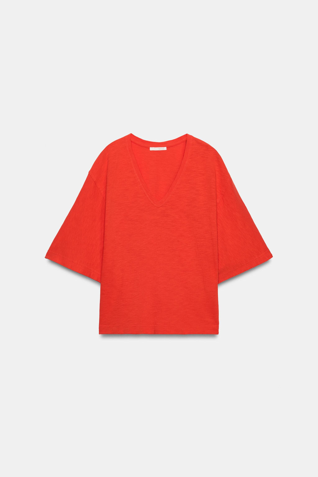 CAMISETA ESCOTE PICO / Coral