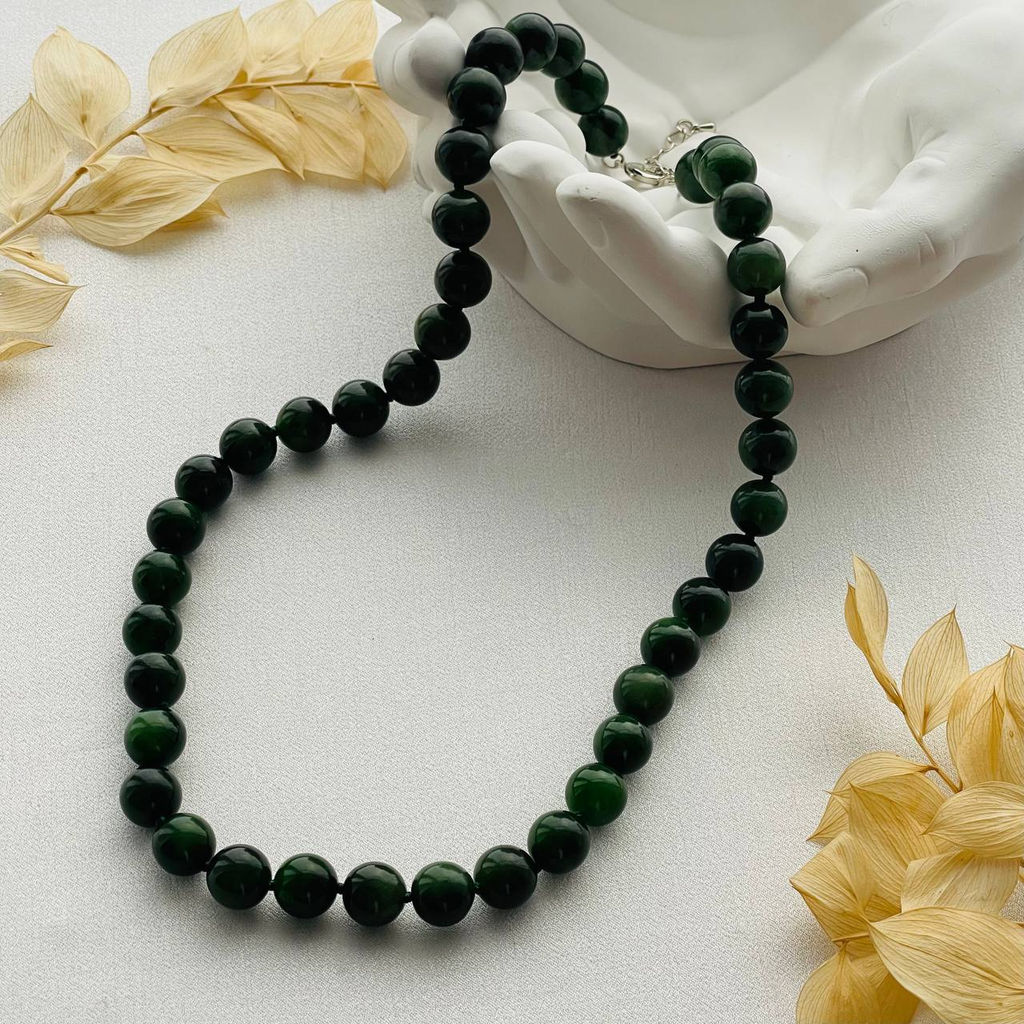 Бусы из Нефрита